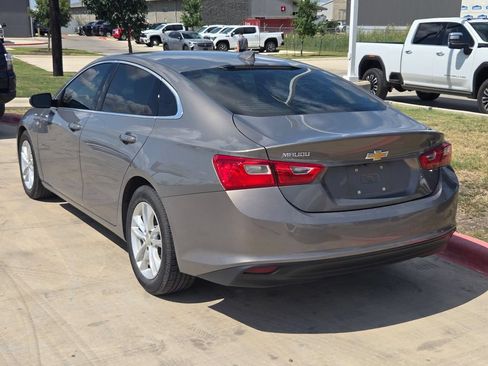 Used 2017 Chevrolet Malibu LT FWD image 5