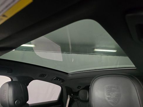 Certified 2023 Porsche Cayenne Platinum Edition AWD/4WD image 46