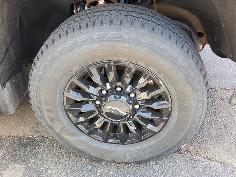 Used 2024 Chevrolet Silverado 2500 LTZ w/ LTZ Plus Package AWD/4WD image 5
