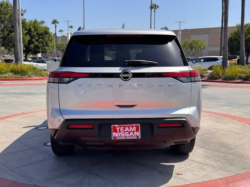 Certified 2025 Nissan Pathfinder SV FWD image 7