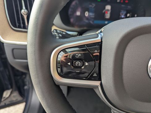 New 2026 Volvo XC60 B5 Ultra w/ Protection Package Premier image 11