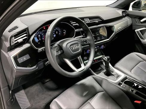 Certified 2025 Audi Q3 2.0T Premium w/ Convenience Package image 12