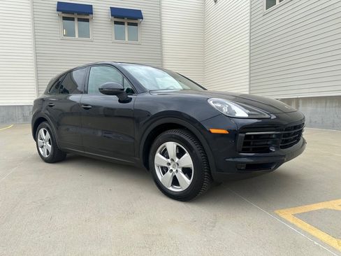 Used 2021 Porsche Cayenne image 1