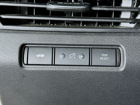 Used 2024 Nissan Altima 2.5 SV image 17