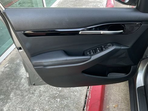 Used 2025 Kia Seltos S image 13