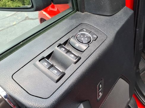 Used 2019 Ford F150 XLT w/ Equipment Group 302A Luxury AWD/4WD image 11