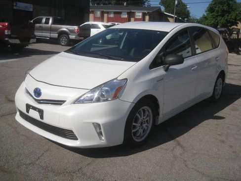 Used 2012 Toyota Prius V Three FWD image 1