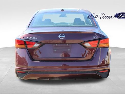 Used 2024 Nissan Altima 2.5 SV image 6