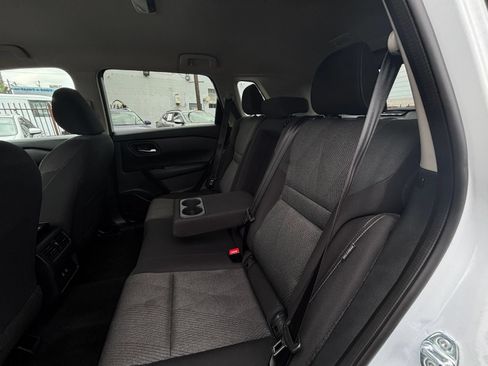 Used 2025 Nissan Rogue SV FWD image 28