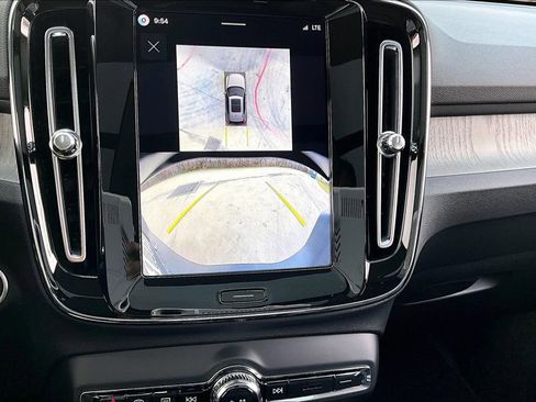 New 2026 Volvo XC40 B5 Plus image 27