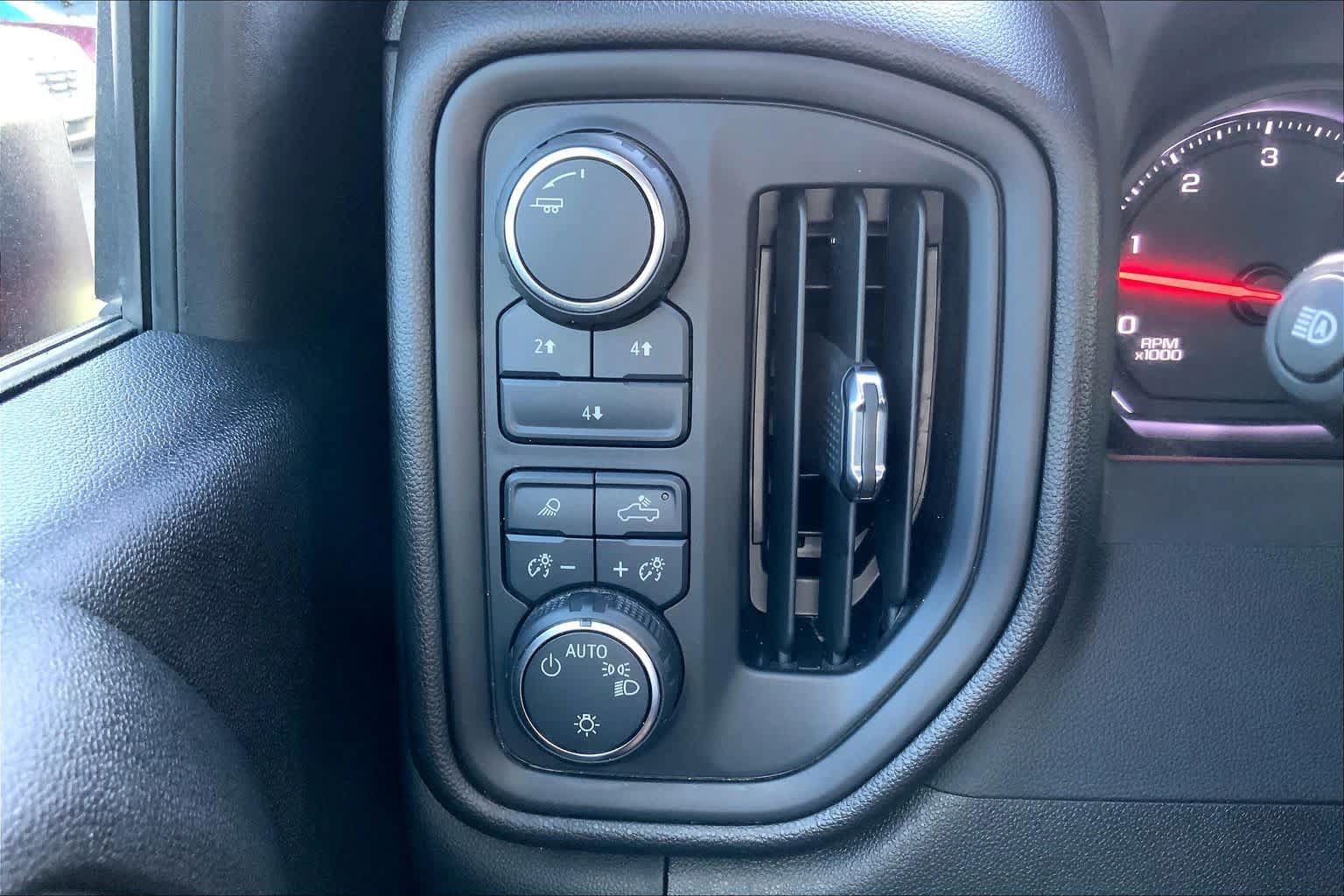 Certified 2024 Chevrolet Silverado 2500 Custom w/ Custom Value Package AWD/4WD image 35