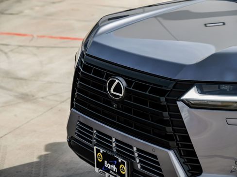 Used 2025 Lexus GX 550 w/ Accessory Package (Z1) image 27