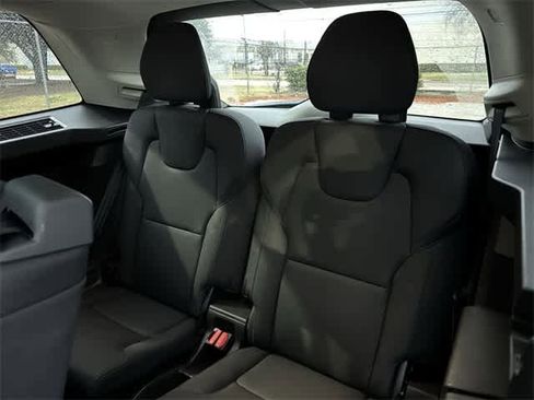 Used 2025 Volvo XC90 B6 Plus w/ Protection Package Premier image 17