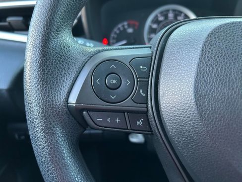 Used 2020 Toyota Corolla LE image 19