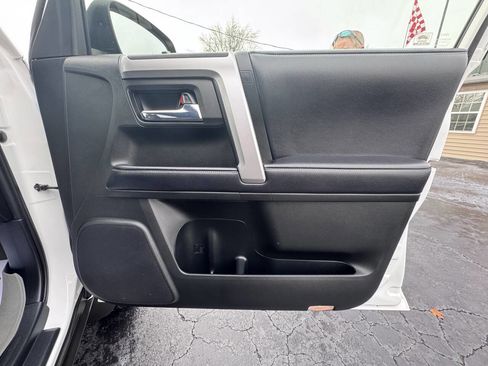 Used 2019 Toyota 4Runner SR5 image 43