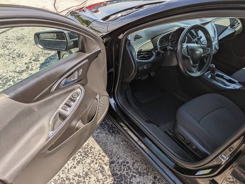 Used 2016 Chevrolet Malibu LT FWD image 9