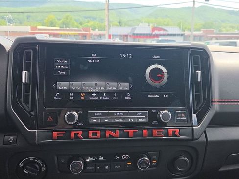 Used 2026 Nissan Frontier PRO-4X AWD/4WD image 27