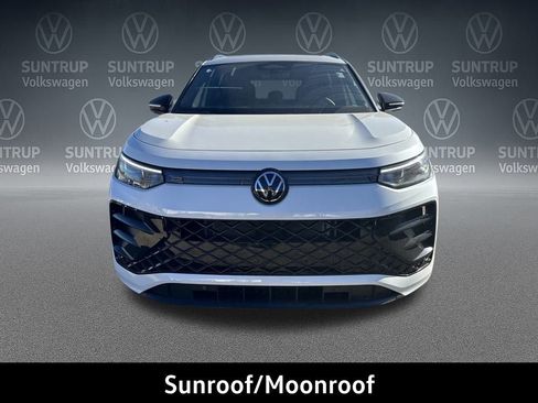 New 2026 Volkswagen Tiguan SE R-Line image 8