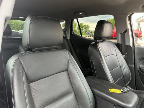 Used 2023 GMC Terrain SLT AWD/4WD image 31