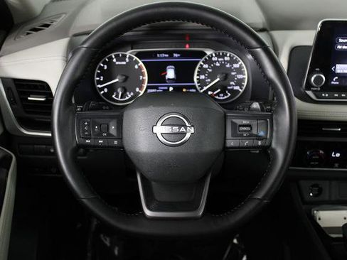 Certified 2025 Nissan Rogue SV image 10
