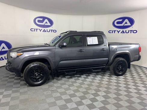 Used 2022 Toyota Tacoma SR5 RWD image 6