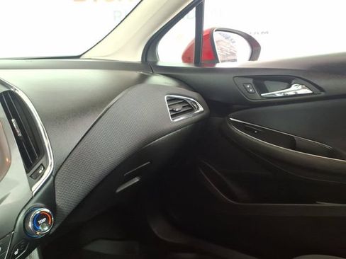 Used 2018 Chevrolet Cruze LT w/ LT Fleet Convenience Package FWD image 25