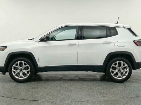 Used 2025 Jeep Compass Latitude image 5
