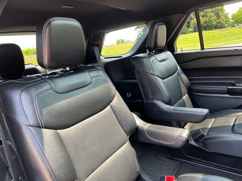 Used 2024 Ford Explorer ST w/ Equipment Group 401A AWD/4WD image 31