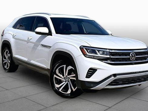 Used 2020 Volkswagen Atlas Cross Sport SEL Premium w/ Cross Sport MDO Package AWD/4WD image 3