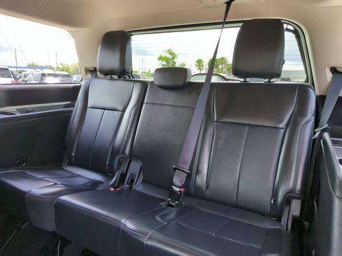 Used 2024 Ford Expedition XLT RWD image 18