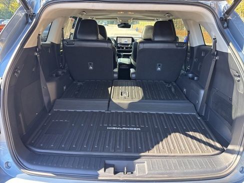 Used 2023 Toyota Highlander L image 30