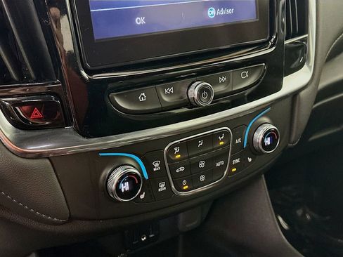 Used 2023 Chevrolet Traverse LT image 23
