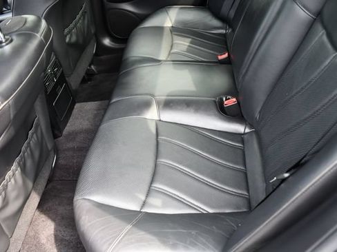 Used 2015 INFINITI Q70 3.7 w/ Deluxe Touring Package AWD/4WD image 19