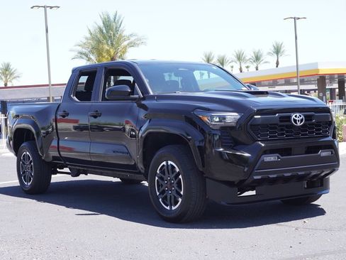 Used 2025 Toyota Tacoma TRD Sport AWD/4WD image 5