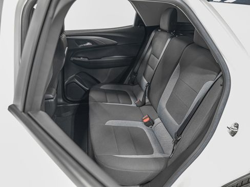 Used 2023 Chevrolet TrailBlazer LT FWD image 28