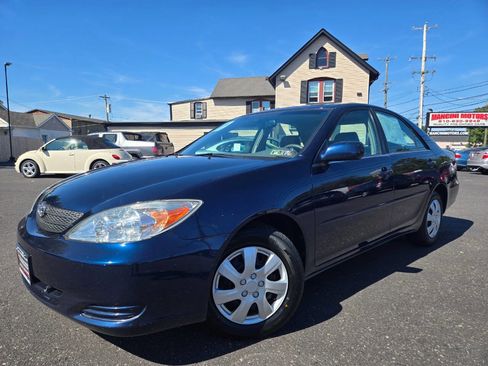 Used 2002 Toyota Camry LE image 2