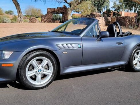 Used 2000 BMW Z3 2.5i image 2