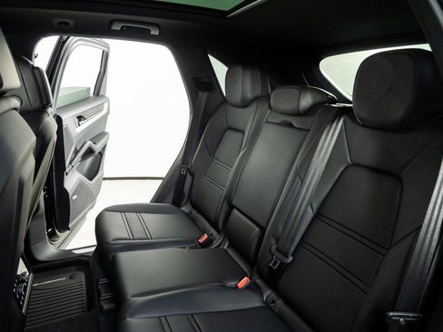 New 2026 Porsche Cayenne AWD/4WD image 22
