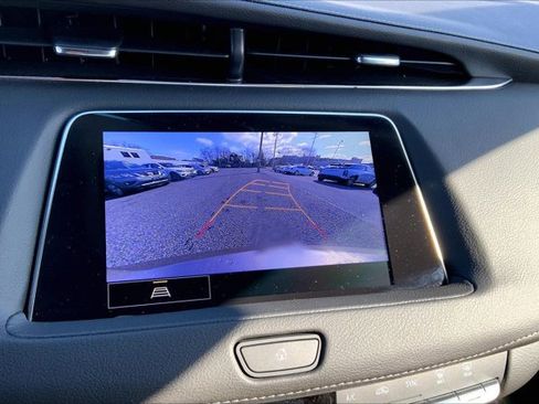 Used 2023 Cadillac XT4 Luxury w/ Cold Weather Package image 21