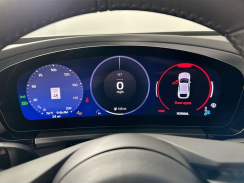 Certified 2025 Porsche Macan 4 Electric image 26