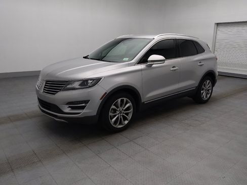 Used 2017 Lincoln MKC Select w/ Select Plus Package FWD image 2