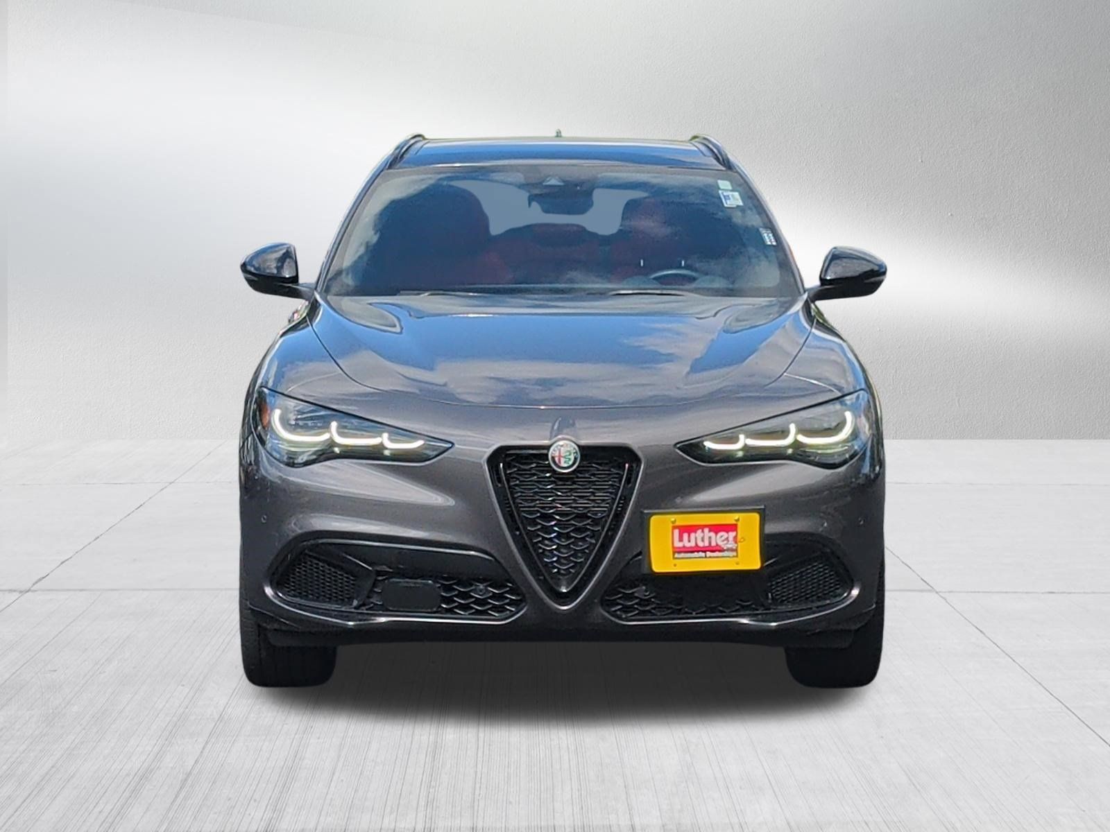 Used 2024 Alfa Romeo Stelvio Veloce AWD/4WD image 2