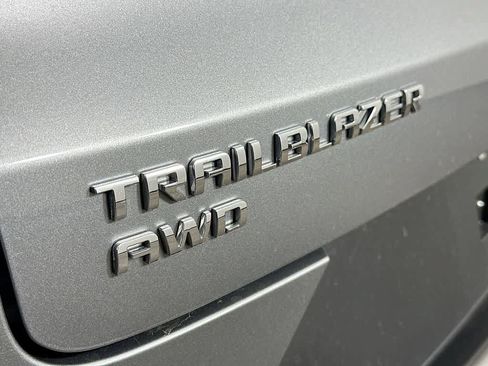 Used 2023 Chevrolet TrailBlazer LT w/ Convenience Package AWD/4WD image 7