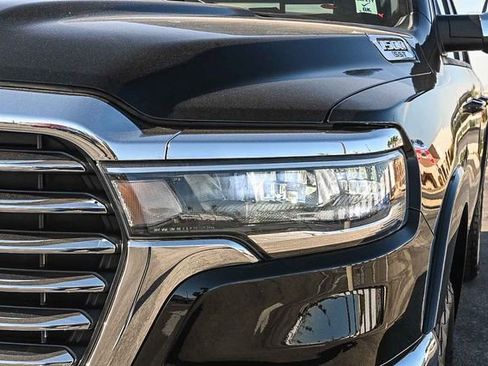 Used 2025 RAM 1500 Laramie AWD/4WD image 4