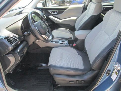 Used 2023 Subaru Forester Premium AWD/4WD image 9