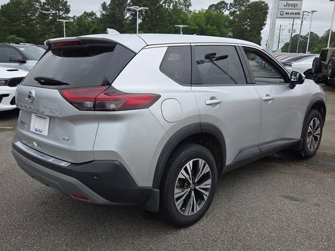 Used 2021 Nissan Rogue SV FWD image 12
