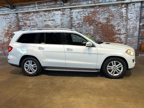 Used 2014 Mercedes-Benz GL 450 4MATIC image 2