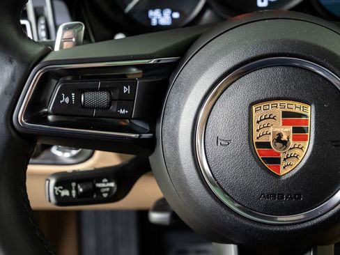 Certified 2024 Porsche Macan AWD/4WD image 10