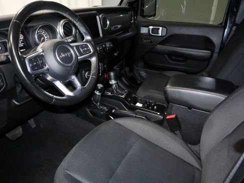 Used 2021 Jeep Gladiator Overland AWD/4WD image 24