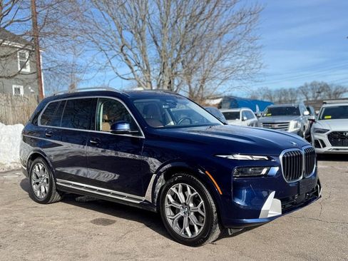 Used 2024 BMW X7 xDrive40i image 8